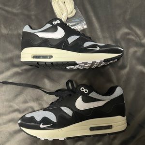 Nike x Patta Air Max 1- Black w/ bracelet